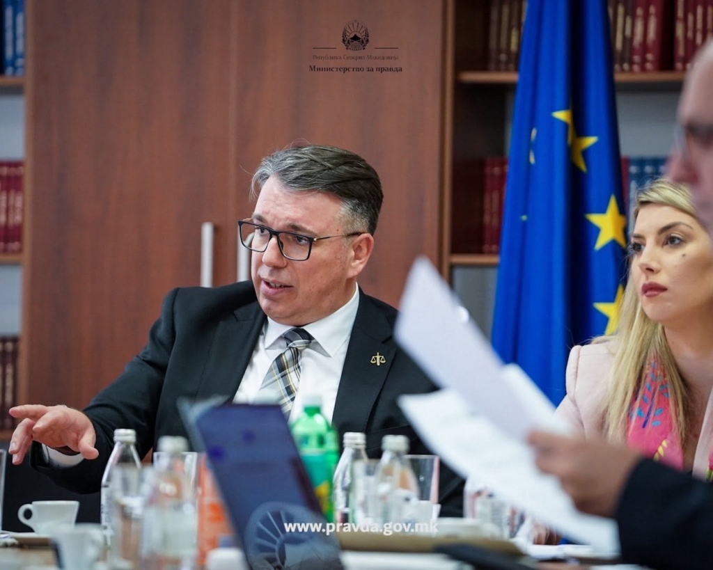 Fillkov në shënjestër se është i paaftë të zbatojë reforma — i injoroi edhe nëpunësit gjyqësorë  edhe deputetët