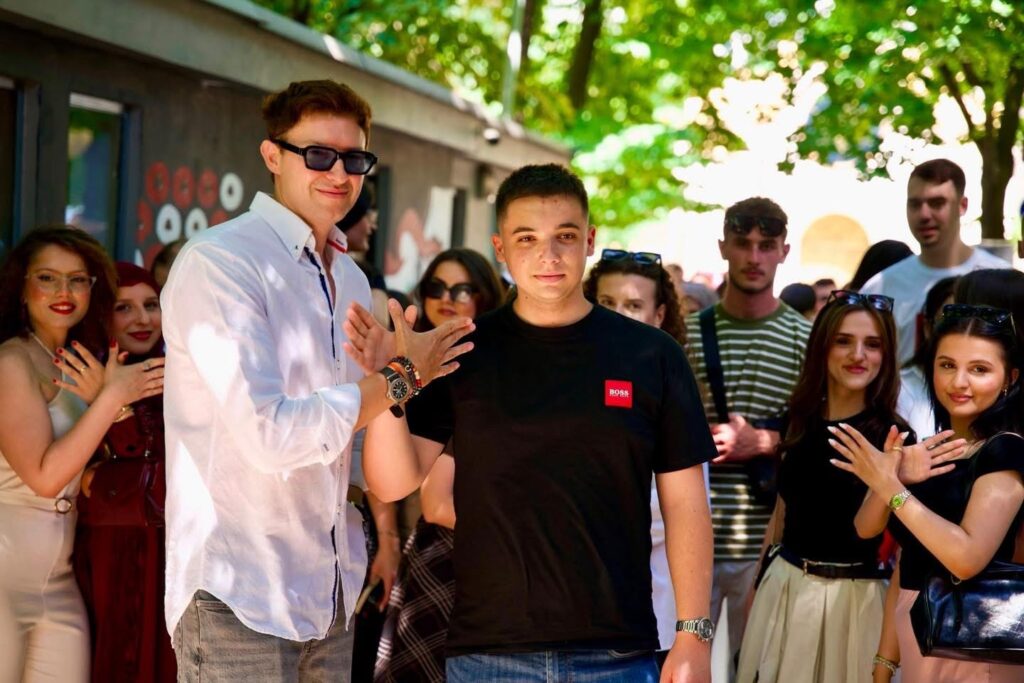 217 studentë të Universitetit “Nënë Tereza” vizitojnë Tiranën, mesazh i veçantë nga Meidani