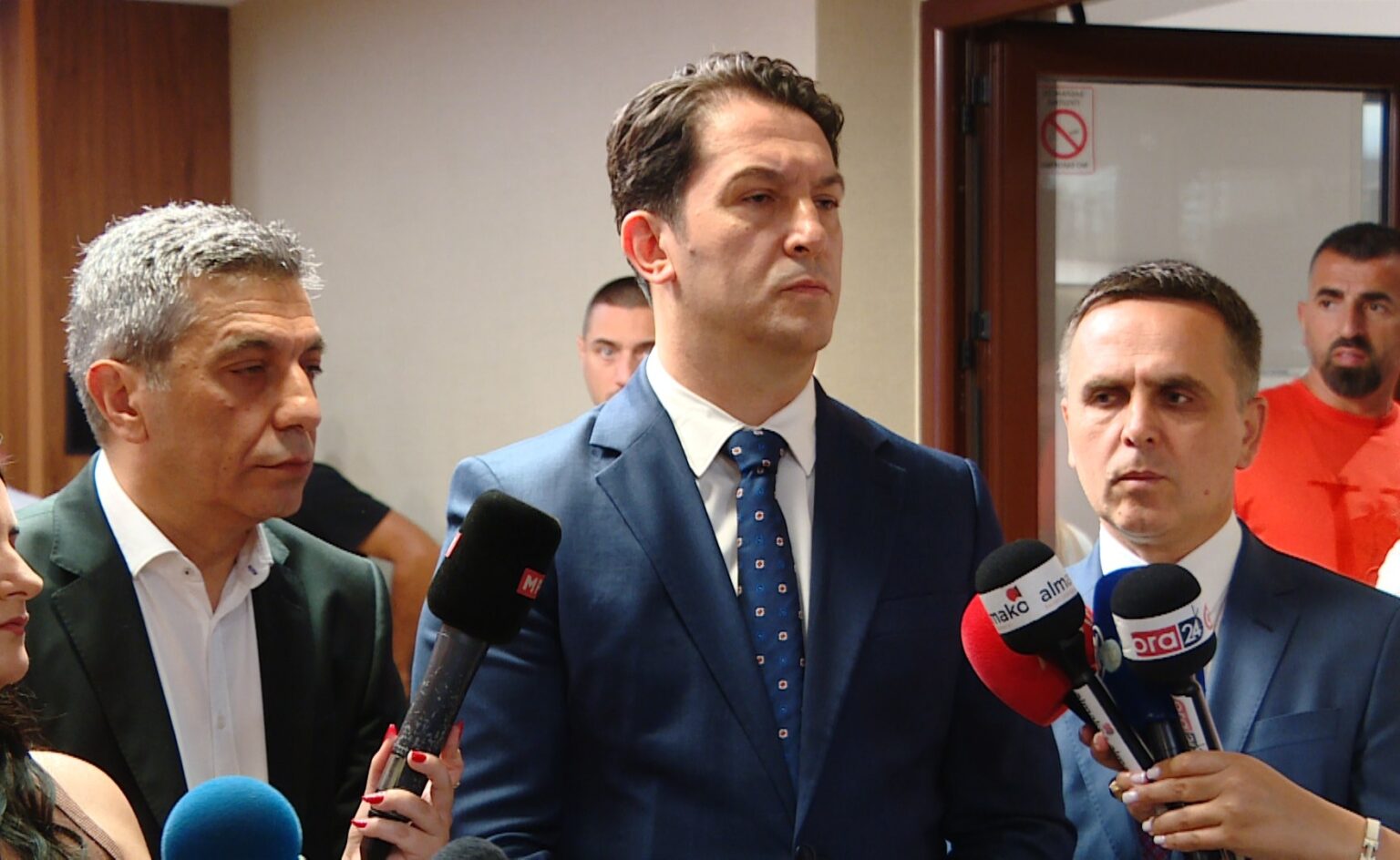 dy-vjet-vlen-ne-qeveri-sali-pranon-deshtimin-ne-20-premtime-kyce-mburret-me-propozim-ligje