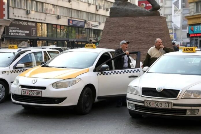 Taksistët paralajmërojnë protestë: Ndalohet përdorimi i automjeteve më të vjetra se 15 vjet