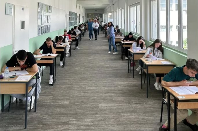 Rezultatet e provimit të maturës në RMV do të shpallen deri më 11 korrik  rreth 60 nxënës u kapën duke kopjuar