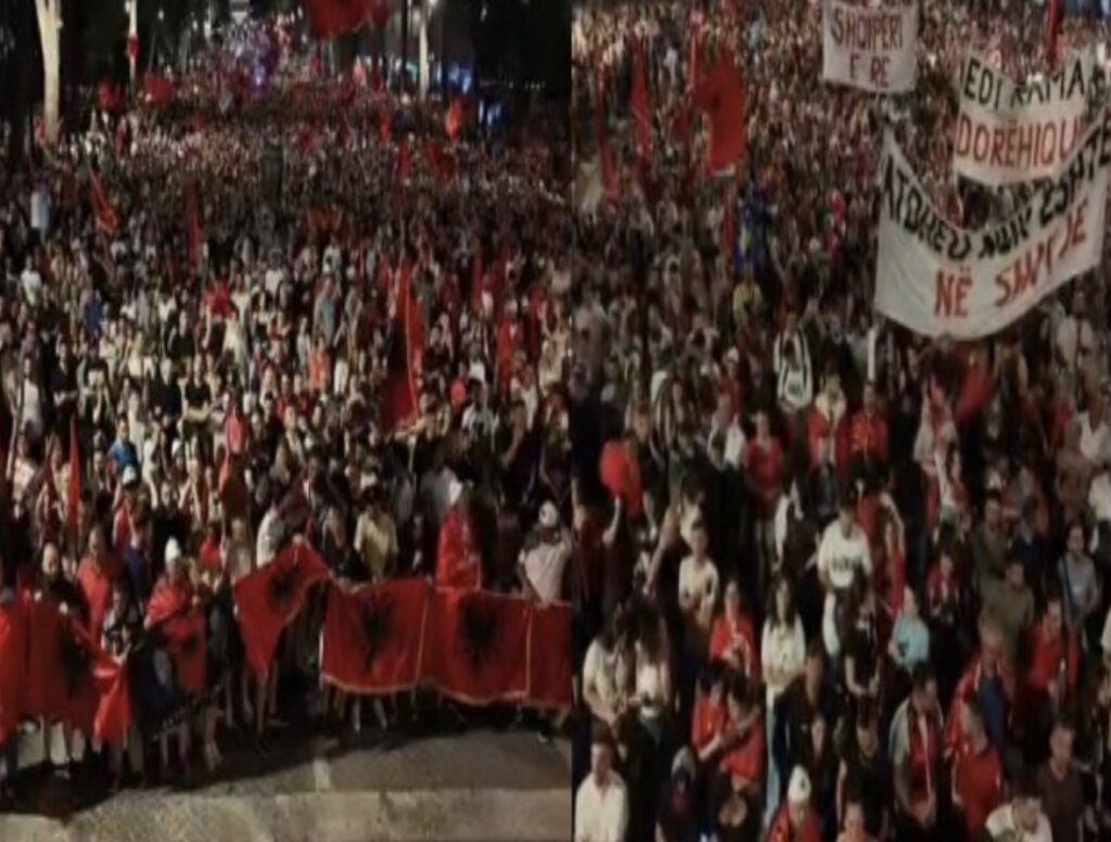 PAMJET ME DRON/ Mijëra në shesh për largimin e Edi Ramës dhe qeverisë së tij! Marshimi paqësor, shqiptarët e diasporës tejmbushin bulevardin
