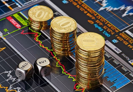 Këmbimi valutor 24 qershor  Me sa blihen e shiten dollari dhe euro  çfarë ndodh me monedhat e tjera