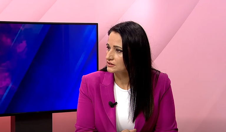 Azizi  Studentët do të flasin shqip në provimin e jurisprudencës