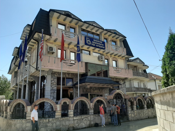 BDI  Pse gjysmëkryetarët e VLEN it ende heshtin pas pranimit të udhëheqësit të tyre  Bekim Qoku  se janë  tmerrësisht të dobët 