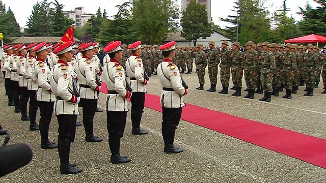 Promovohen kadetët e gjeneratës së 26 të në Akademinë Ushtarake dhe policët e rinj në Akademinë Policore