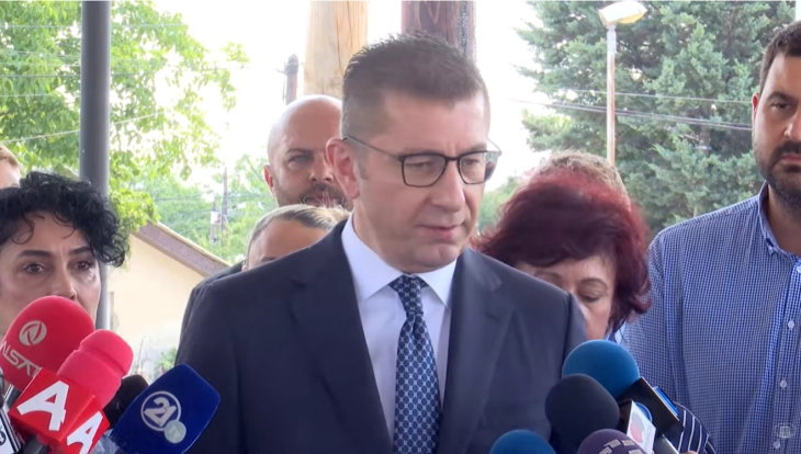  VIDEO  Kryeministrit Mickoski i pëlqejnë emrat e propozuar nga VLEN dhe ZNAM