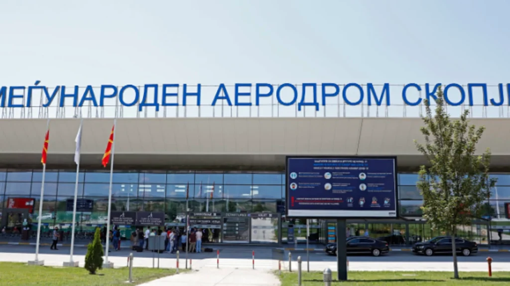 Aeroporti i Shkupit pajiset me skanerë të rinj të sigurisë, pasagjerët nuk do të duhet t’i nxjerrin nga çanta mjetet elektronike