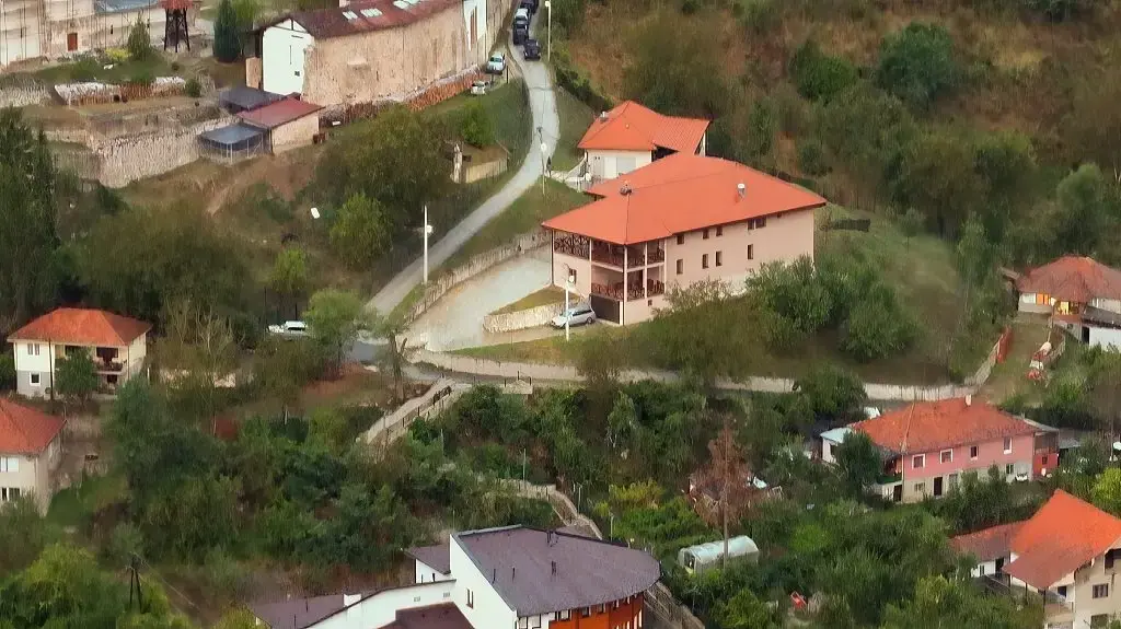 BE shpreh keqardhje për vonesat në rastin Banjska