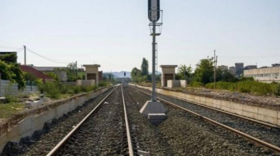 Linja hekurudhore Tiranë-Durrës, dështon tenderi 16 mln euro