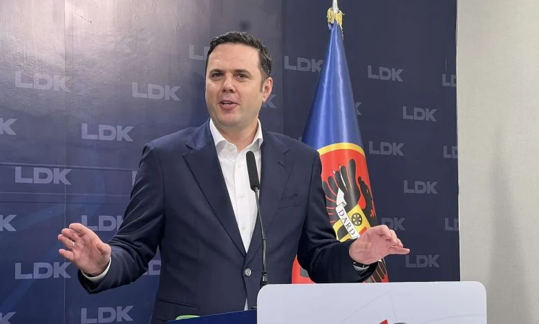 Mbi 150 nënshkrime për shkarkimin e Abdixhikut, së shpejti deponimi i tyre