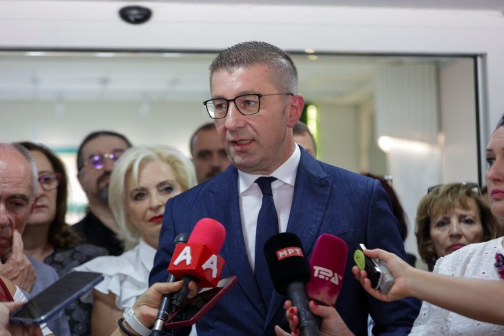 Mickoski: Të hënën do të bëhet analiza e çmimit të karburanteve! Nga Qeveria nuk ka njoftim për heqjen e shtyllës së dytë pensionale