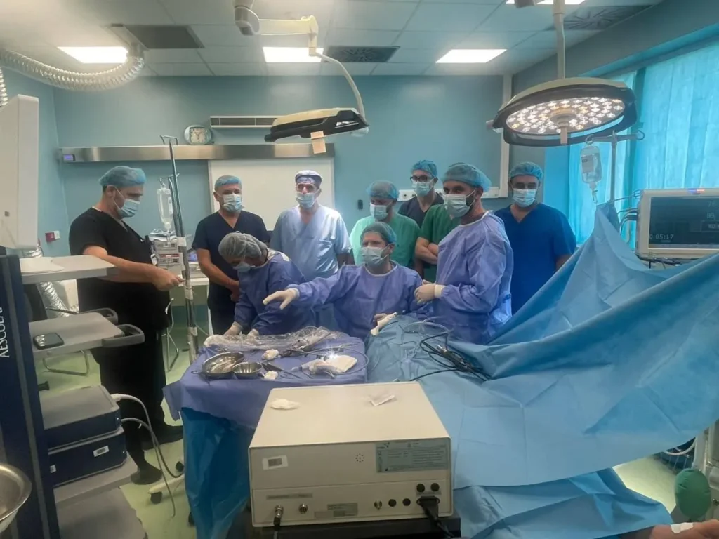 Revolucioni në neurokirurgji: QKUK implementon teknikën moderne të neuroendoskopisë