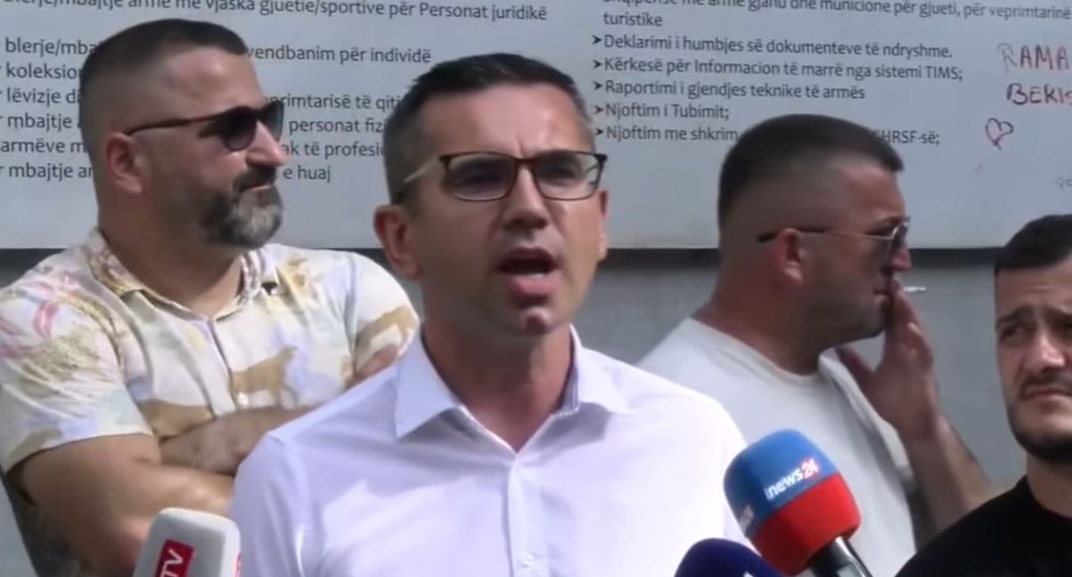  Arrestimet e aktivistëve të paligjshme  SPAK të nisë hetimet   Avokati Alban Duraj flet nga Komisariati nr 4  Të lirohen menjëherë  Ndryshe revolta popullore do jetë e paparë