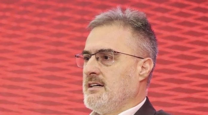 Aziri: Diaspora të votojë edhe në zgjedhjet lokale ose ligjin do ta bllokojmë!
