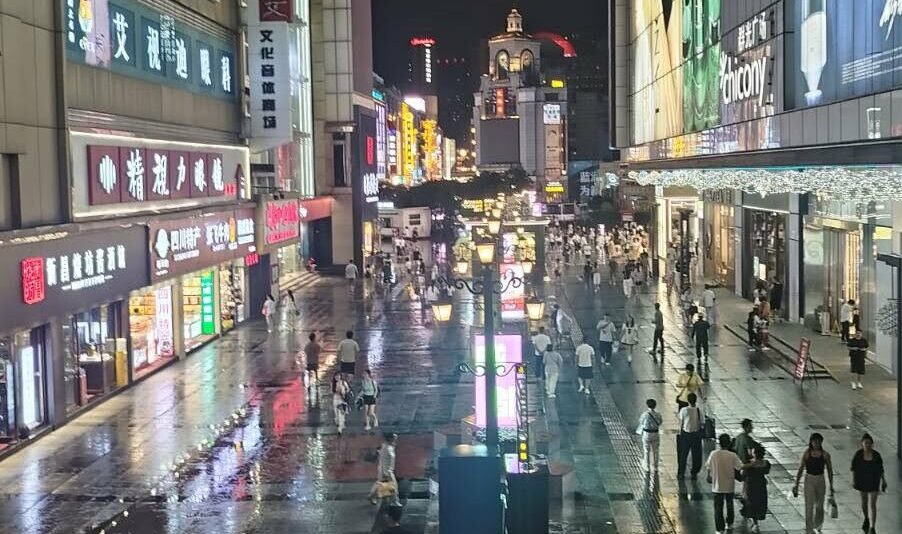 Kina e së nesërmes  Nga robotët kirurgjikë te taksitë fluturuese   një udhëtim në zemër të revolucionit teknologjik