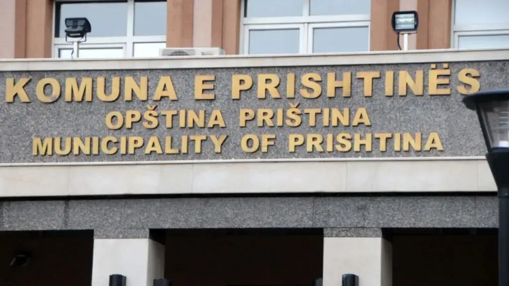Arrestohet një zyrtar në Prishtinë, dyshohet për keqpërdorim detyre dhe falsifikim dokumentesh