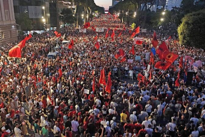  Rama  jepe dorëheqjen   Sot protesta e 52 të  qytetarët nuk heqin dorë  Të enjten  rrethojnë  Kuvendin