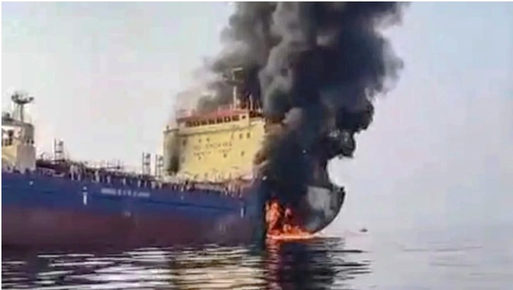 Hapet zjarr në Ngushticën e Hormuzit, Irani godet dhe nxjerr jashtë funksionit dy anije cisternë që transportonin naftë