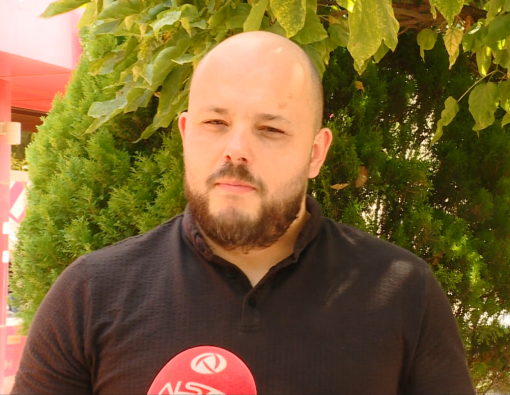 Kreu i komunës së Butelit mbron drejtoreshën e shkollës “Penko” për mbylljen e paraleles shqipe