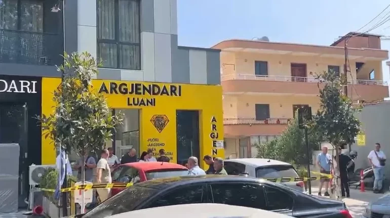 Grabitja e argjendarisë në Paskuqan: Autorët shmangën rrugët kryesore, dyshohet se e vëzhguan dyqanin si klientë