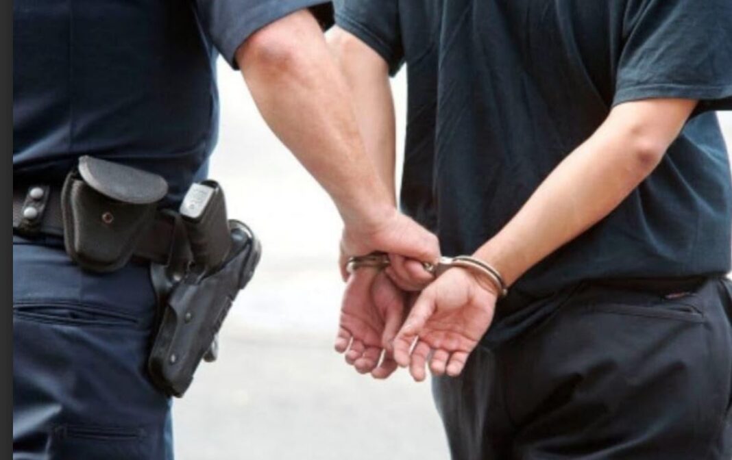Tre persona nga Shkupi arrestohen në dalje të Tetovës  dyshohen për vjedhje të rëndë
