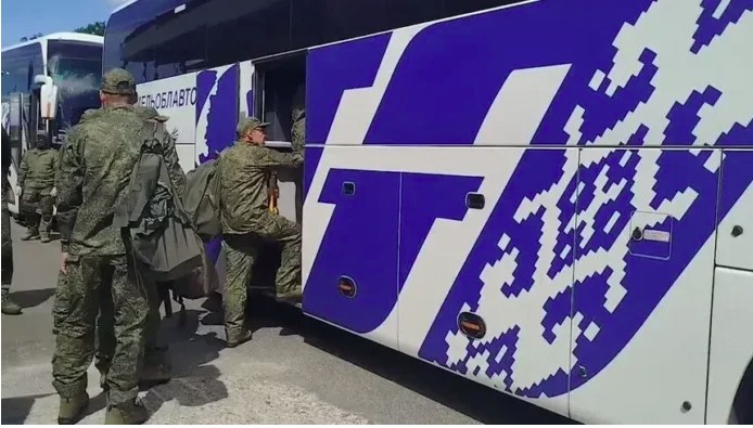 rusia-dhe-ukraina-po-pergatiten-per-nje-shkembim-te-ri-te-madh-te-te-burgosurve