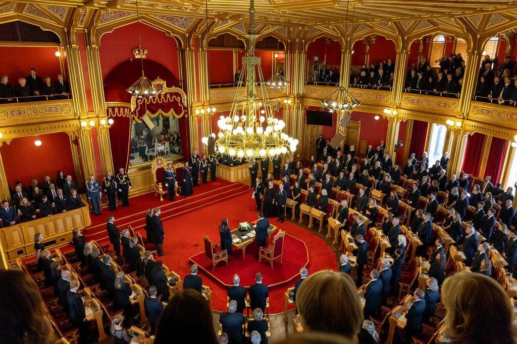 Ambasadori Driton Kuqi merr pjesë në ceremoninë e betimit të Mbretit të ri të Norvegjisë