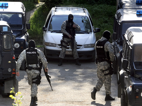 Arrestohen disa persona të dyshuar për terrorizëm, aksion i policisë dhe shërbimit inteligjent në Shkup