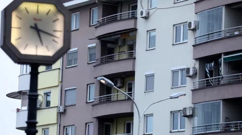 Mbi 300 mijë banesa të pabanuara, por çmimet e pronave vazhdojnë të rriten