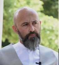 Haga, e drejta dhe hijet e saj