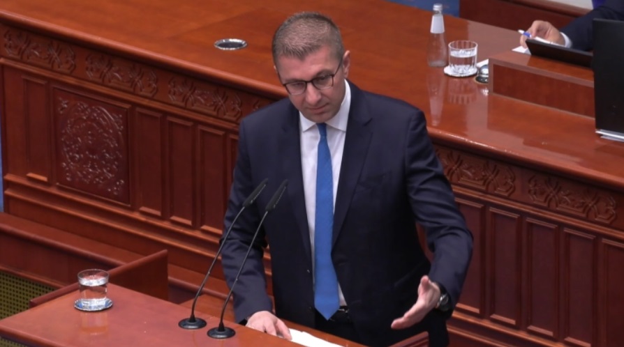 Mickoski paralajmëron shkarkime të zëvendësministrave dhe drejtorëve brenda dy javësh
