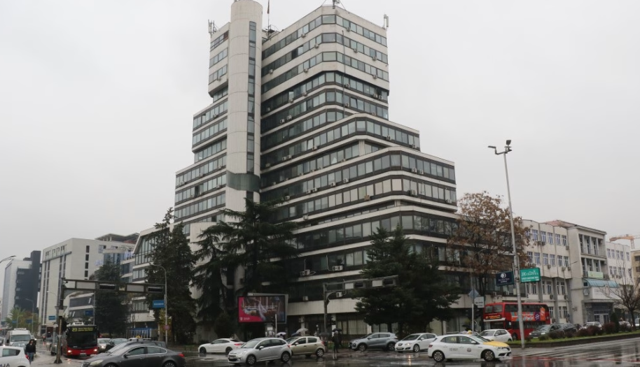 Përmbytje në ndërtesën  Nova Makedonija   ndërtesa është pa energji elektrike