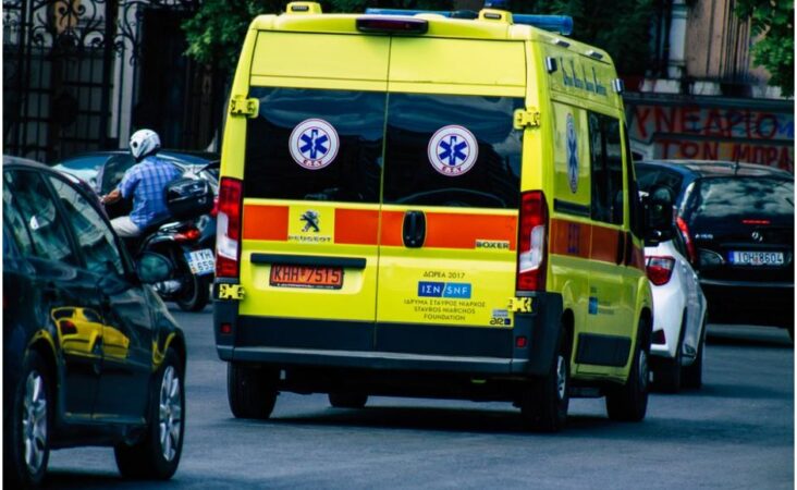 Motorët përplasen ‘kokë më kokë’, 3 të vdekur në një aksident tragjik në Athinë