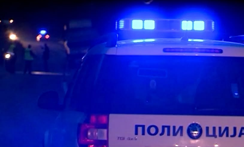 Dy fëmijë 14-vjeçarë të lënduar rëndë në një aksident të rëndë trafiku me tre makina në Gostivar
