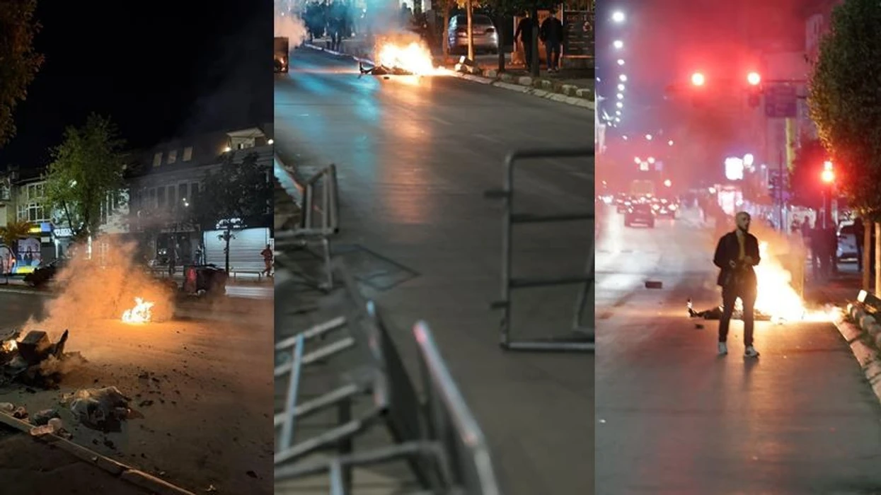 Zjarr në rrugët e Prishtinës  protestuesit u vënë flakën kontejnerëve