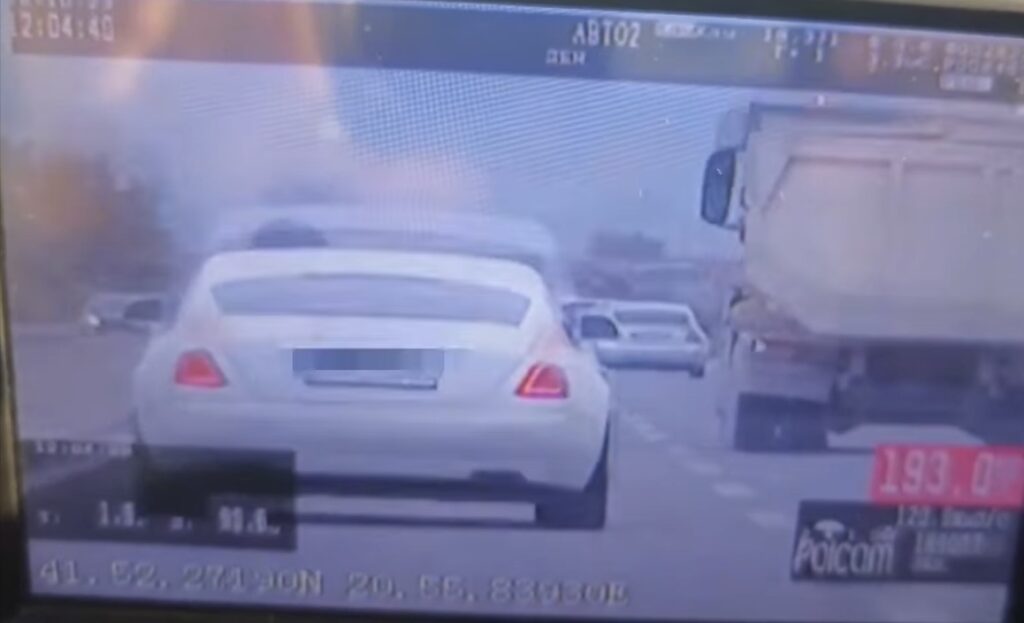 194 km/h aty ku lejohen 80! Arrestohet shoferi i Rolls-Royce në autostradën Tetovë–Gostivar