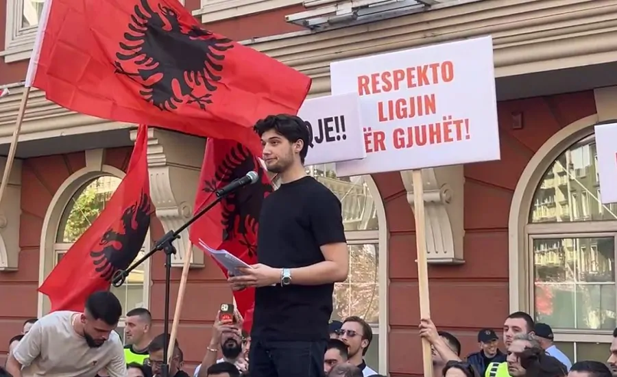 Ademi: Mos e copëtoni deklaratën time, fitore do të ketë kur provimi të jepet në shqip