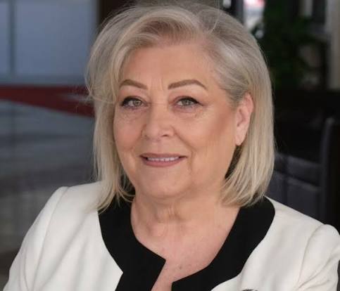 Një grua zgjidhet Presidente e Kosovës  Justina Shiroka Pula votohet në Kuvend pas marrëveshjes VV PDK në mesnatë