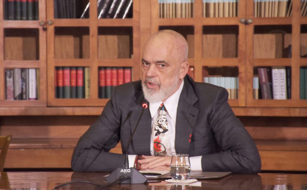Analiza/ Mungesa e reflektimit nga Rama rrezikon thellimin e krizës politike