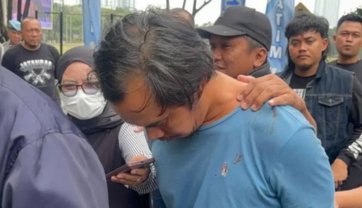 Tronditet Indonezia  burri dyshohet se vrau gruan dhe djalin e tij të 